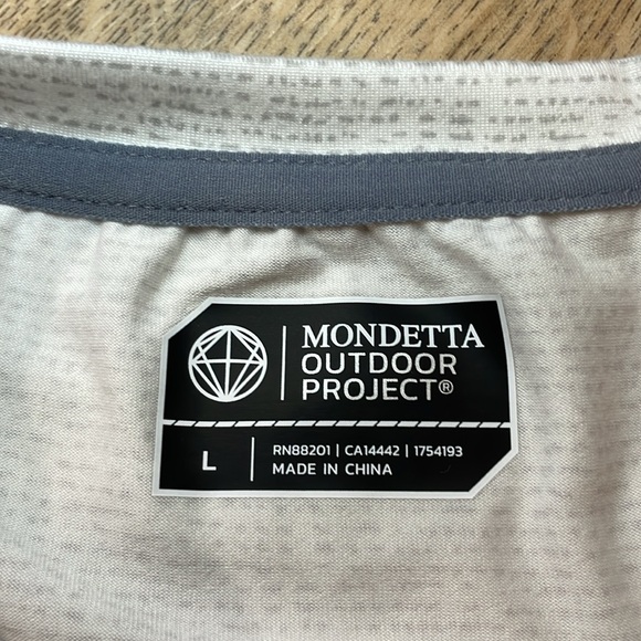 Mondetta Outdoor Men’s Large Athletic Tee Shirt Sports Top! White and Gray EUC! - Picture 3 of 8